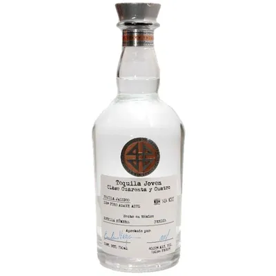 Clase Cuarenta y Cuatro Joven Tequila 750mL